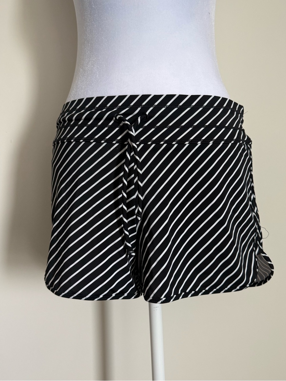 Athleta Black and White Surge Striped Women’s Swim Shorts size small